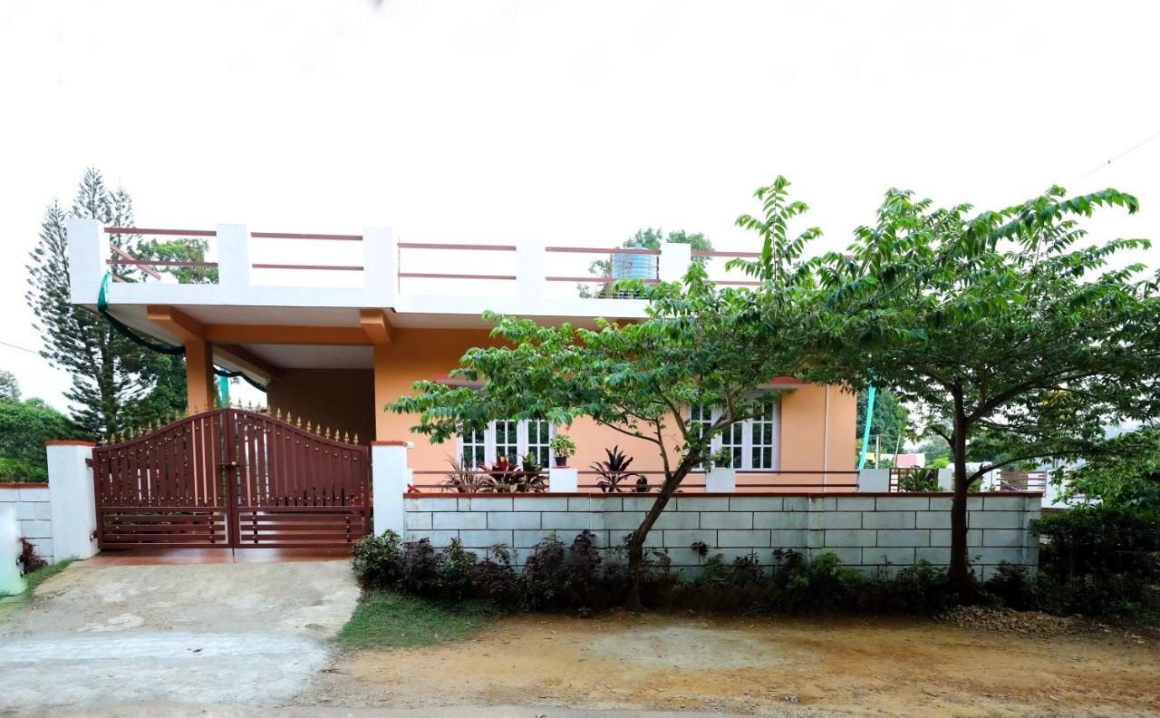 Srishti Homestay Madikeri Eksteriør billede